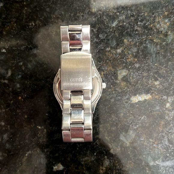 Guess women’s watch - Picture 4 of 4